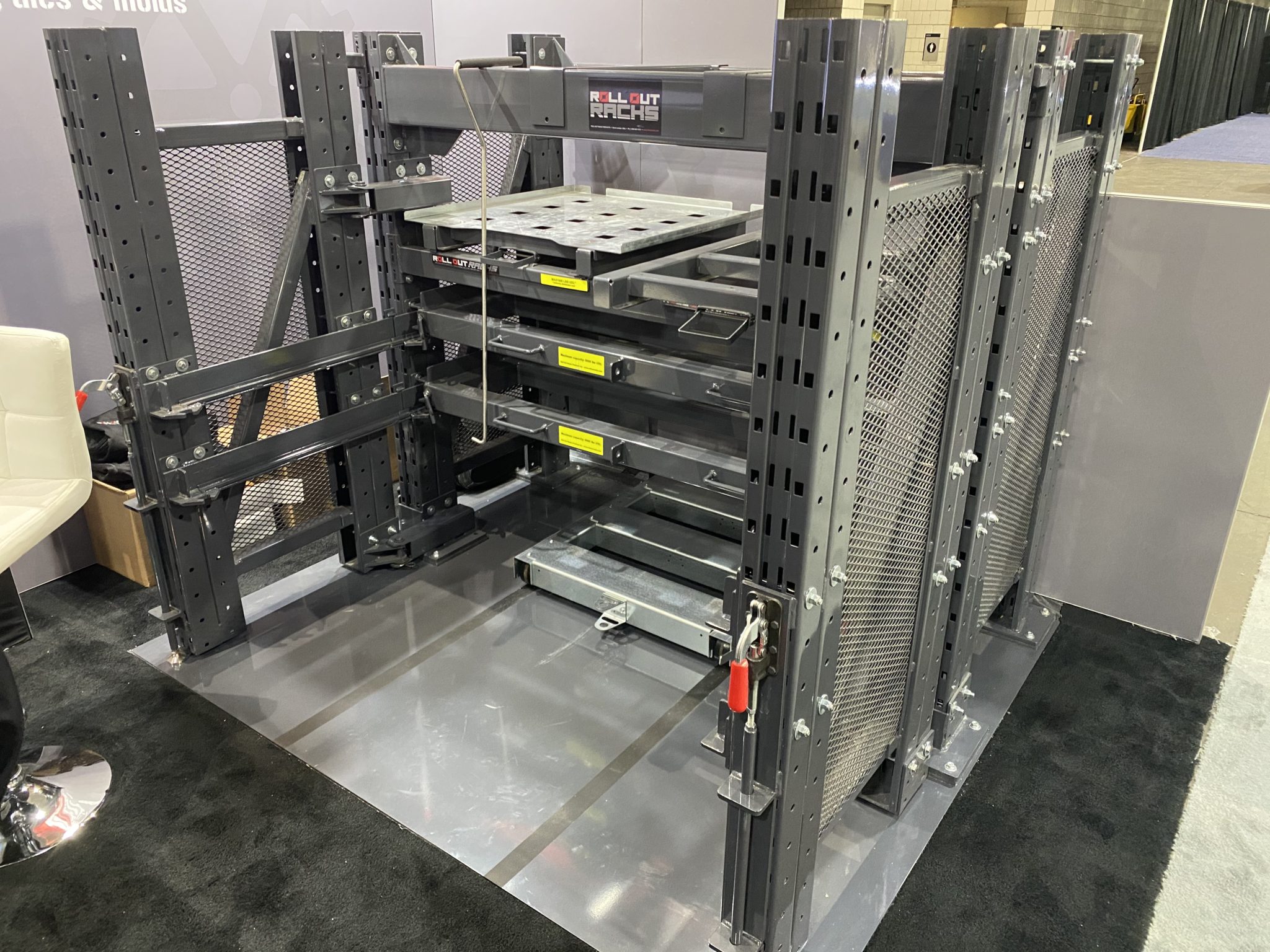 Advantages Of Roll-Out Racks In A Warehouse