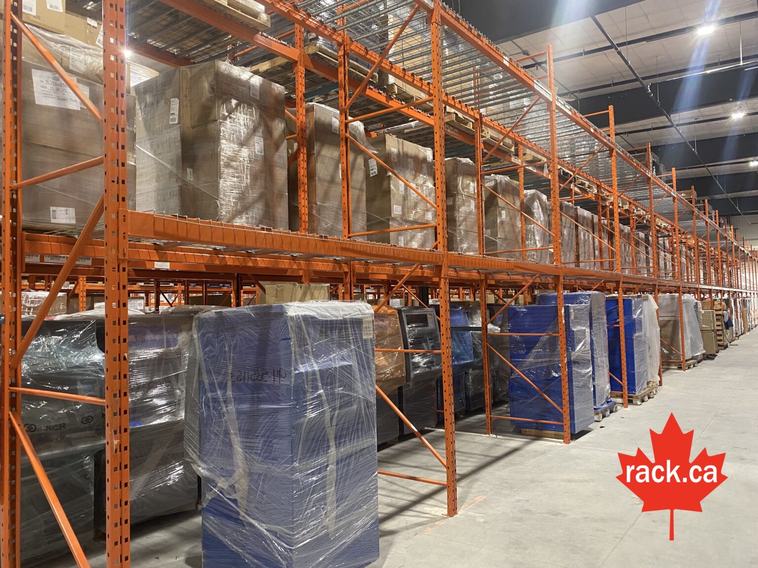 Choosing Between Pallet racking and Floor Stacking